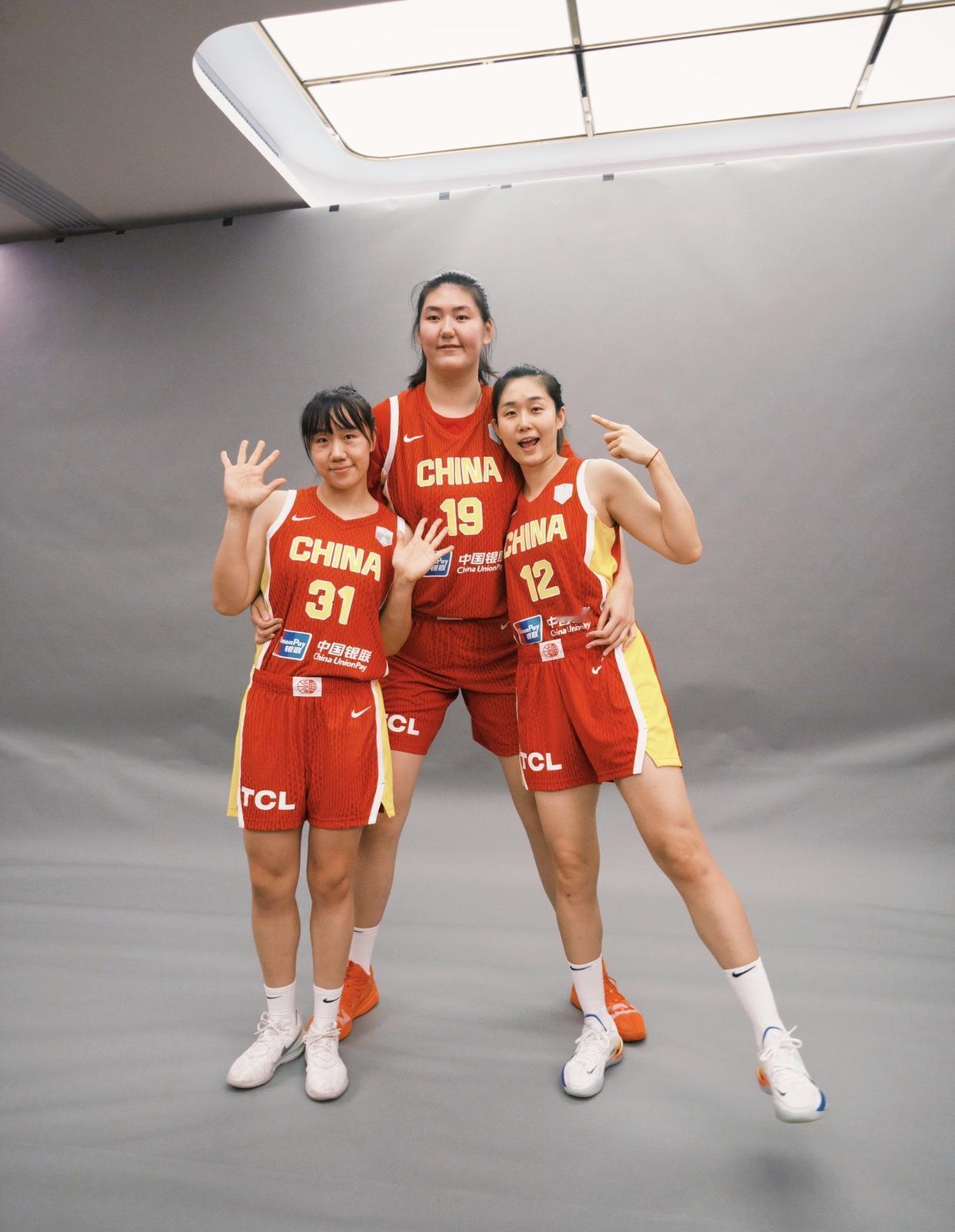 黄种人女篮球员先天性就难以登陆WNBA！我说这话，以实例为证，因为从WNBA