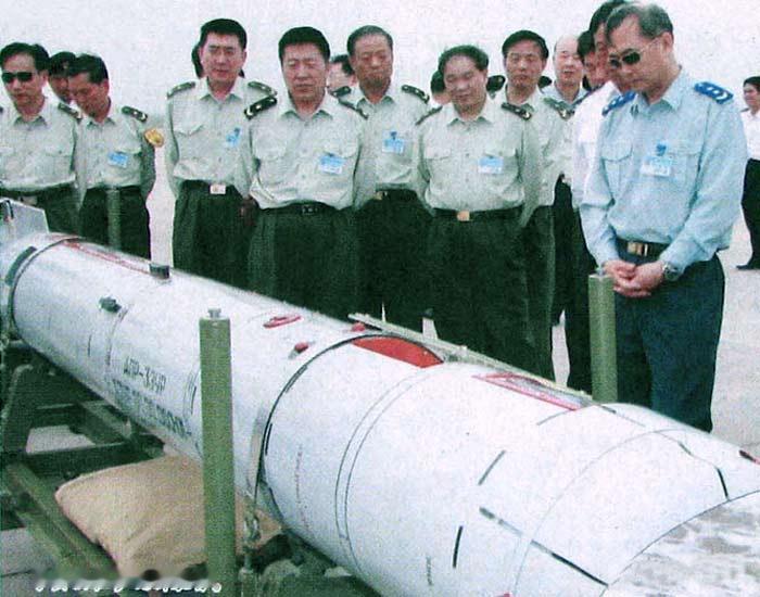 中国海军的俄制APR-3E反潜鱼雷，当年伴随卡-28反潜直升机一同进口的。一架卡