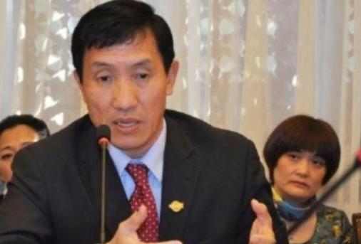 “中国拿什么挑战美国？人均收入只有人家的8%！”就是这位中国经济领域专家-黄亚生