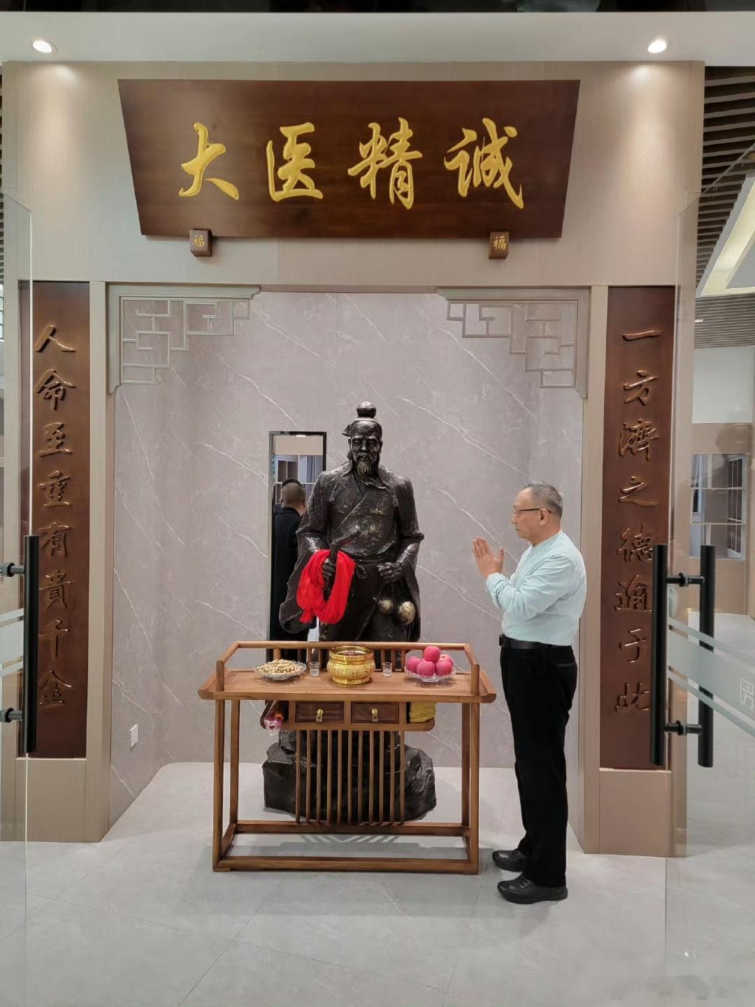 年老或久病津液短少所致的便秘。【药用】当归9g白芍9g火麻仁6g郁李仁6g苁蓉6