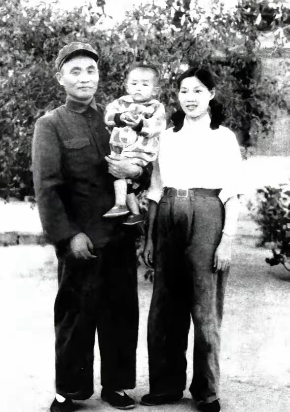 1951年9月17日，开国中将杜义德被任命为志愿军第三兵团副政委，准备开赴朝鲜，