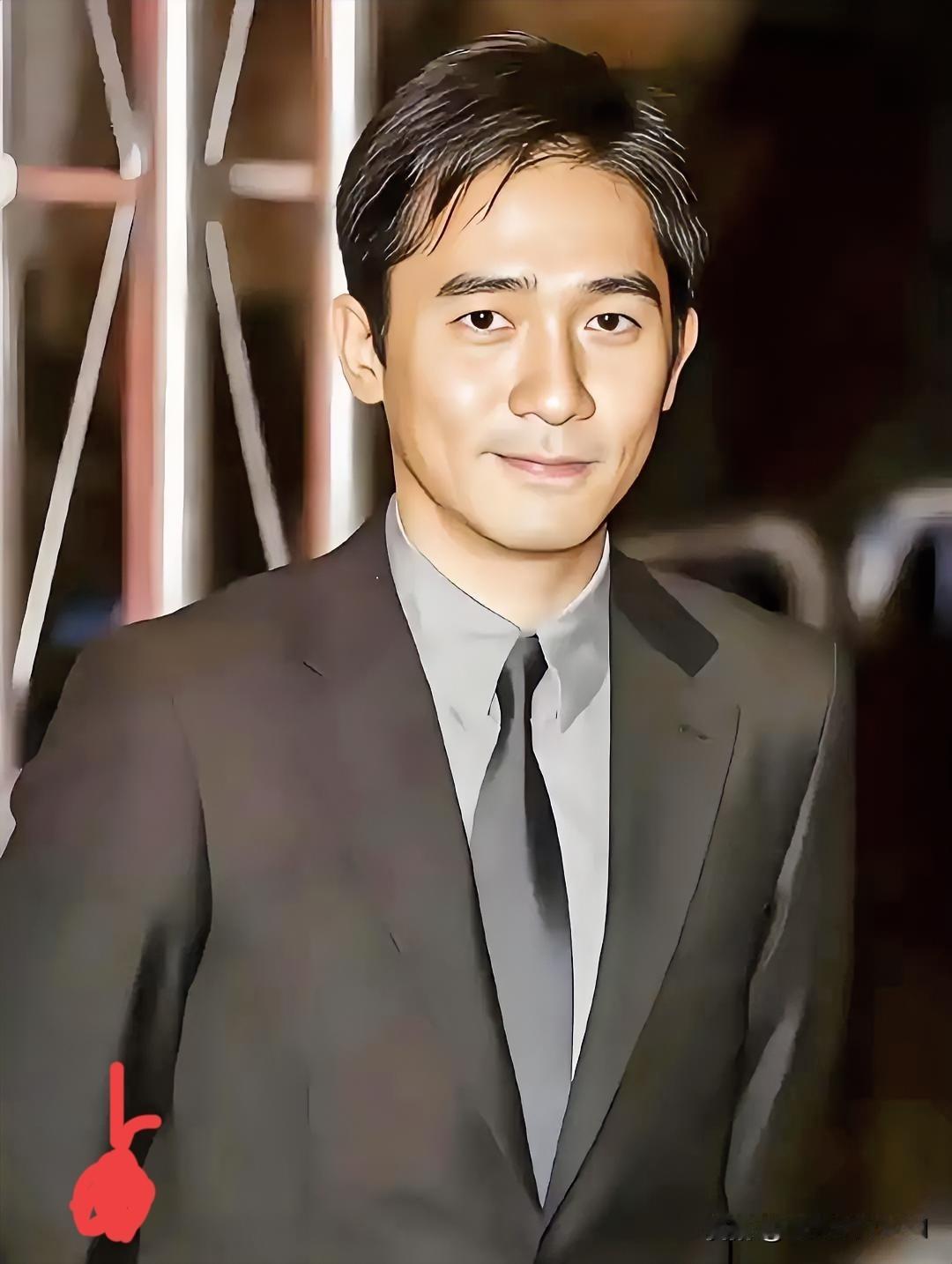 果不其然沉默的代价：梁朝伟的境况反观梁朝伟，作为香港无线的台柱子，自然也备受