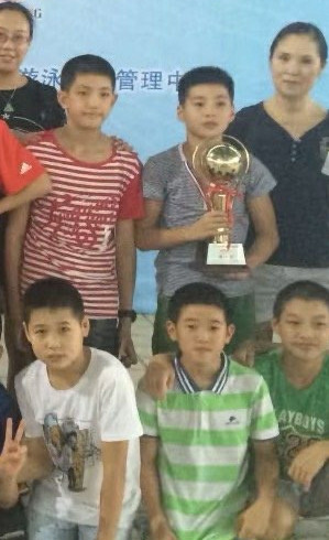敢让太子在你面前跪下……