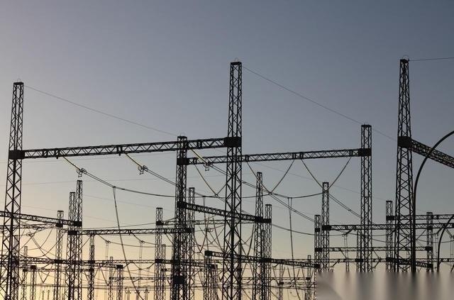 中东战火纷飞，那里的“硬通货”也跟着变了天。据在迪拜做贸易的朋友透露，以前当地