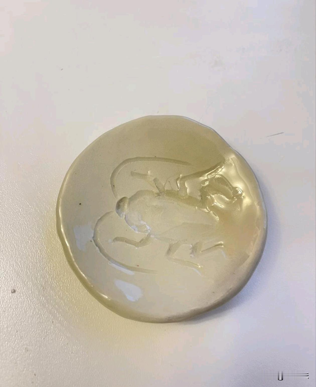 这个油碟碗设计的好