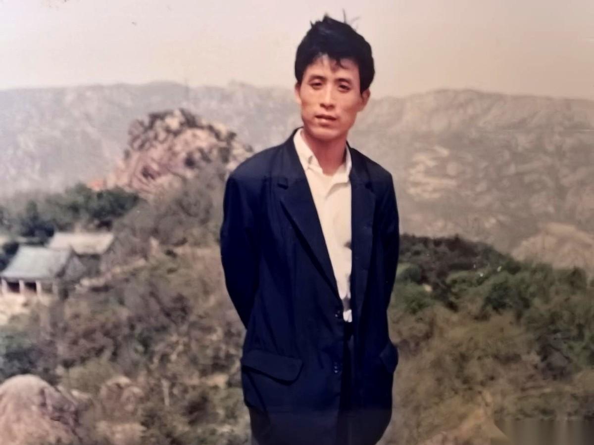 临了临了,退休还要给我加戏。本来明年7月就能拿本儿走人,结果一张纸下来,说得到