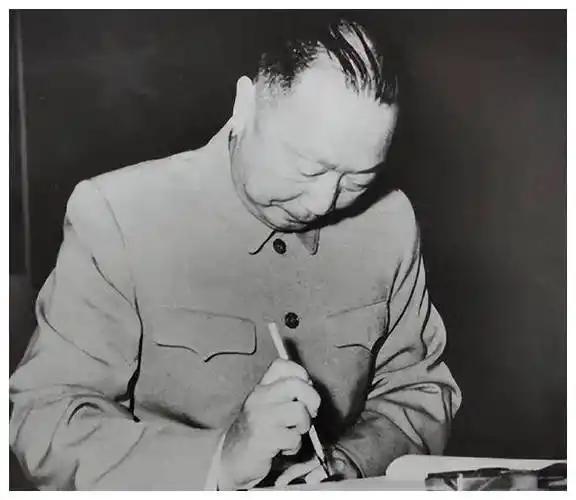 钱磊：钱学森唯一的孙子，1979年出生于北京，父亲是钱永刚，母亲是开国少将傅崇碧