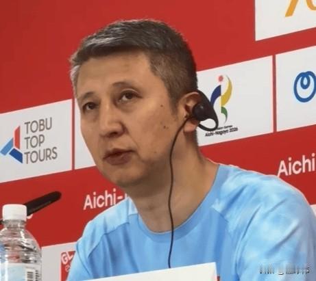 郭士强指导谈中国男篮失利：“今天这场比赛输了，确实是不应该，我们攻防两端都做