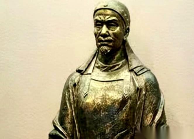 “恶心！差点吐出来！”曾国藩低吼一声，猛地后退半步，死死盯着眼前的土坑。一股刺