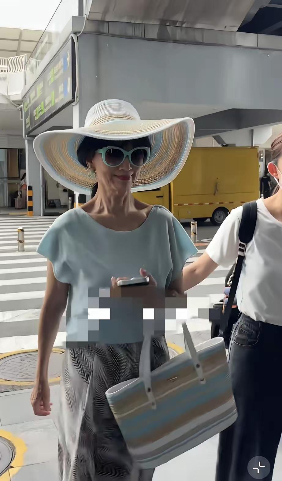 那有什么不老女神，每个人都会老的，只有不服老而已