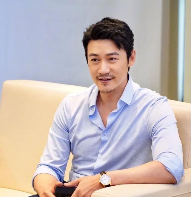 2016年，《人民的名义》开拍，陆毅嫌弃片酬太低，坚决不演。陆毅说：“80个演员