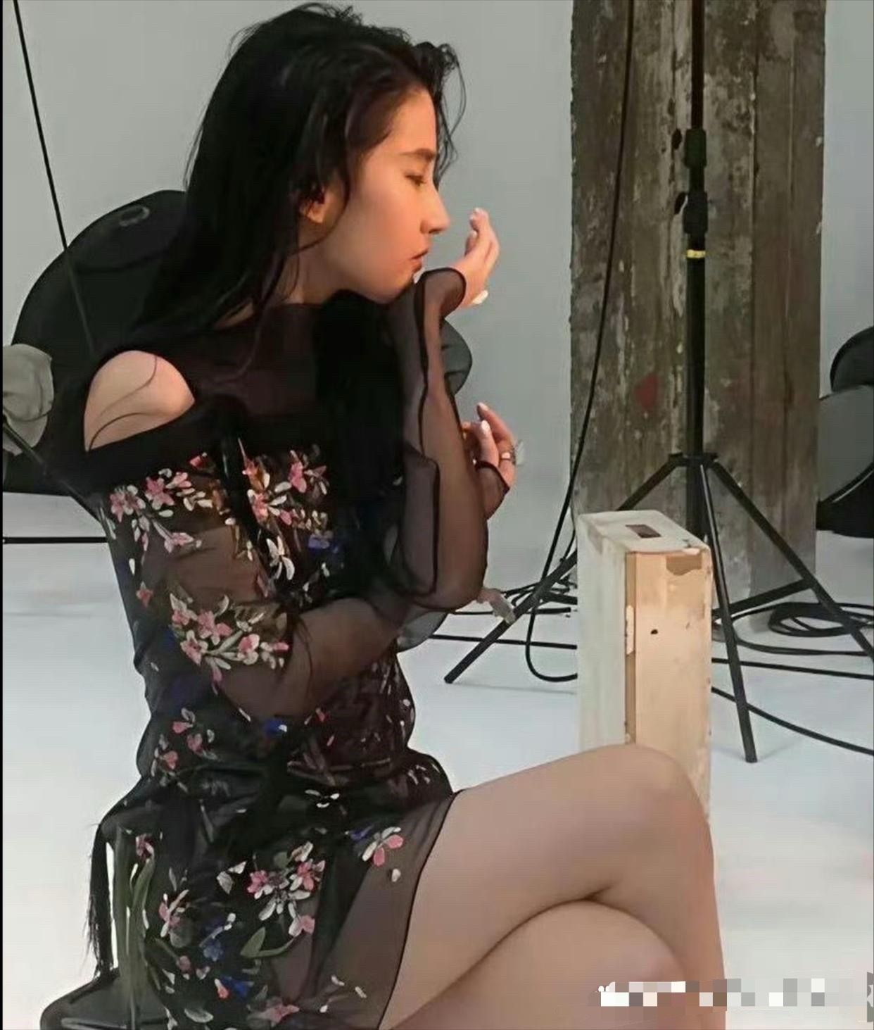 看到刘亦菲这肚子瞬间释怀了