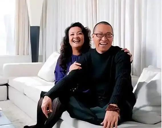 张兰前任男友田益宾状况1.田益宾是名摄影师，戴眼镜，文质彬彬，田益宾性格开朗，