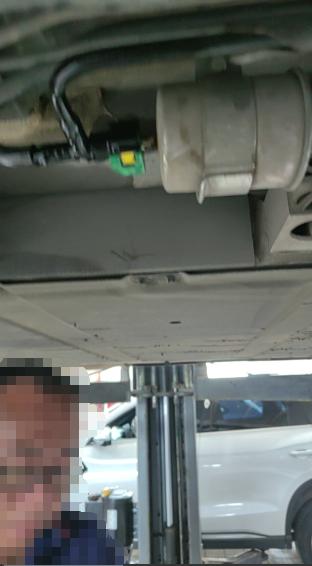 125km精英型，行驶1.4万公里，近期发现车辆底部存在漏油现象，送4S店检测，