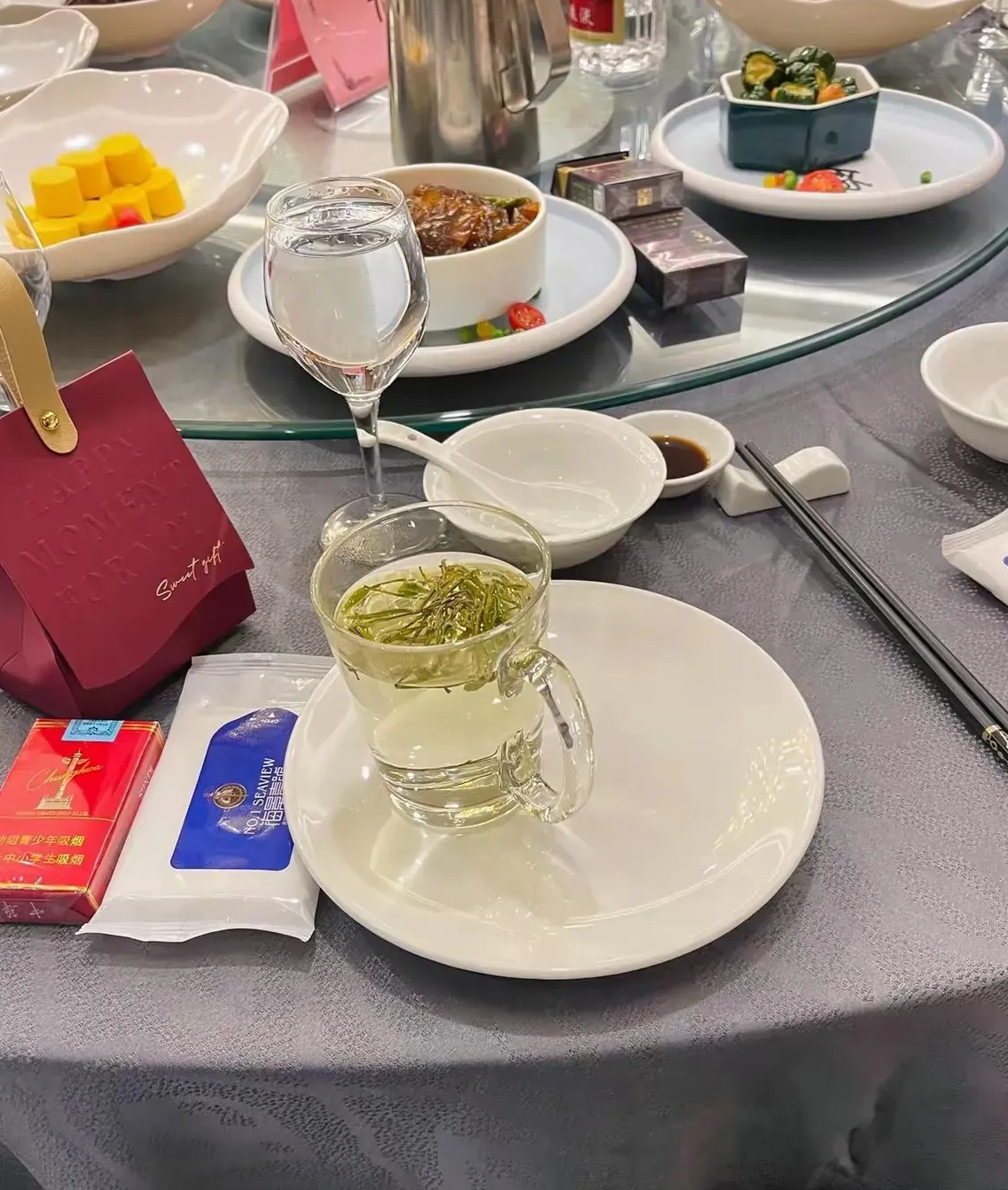 婚宴上的烟是中华，在全国来说属于什么档次？