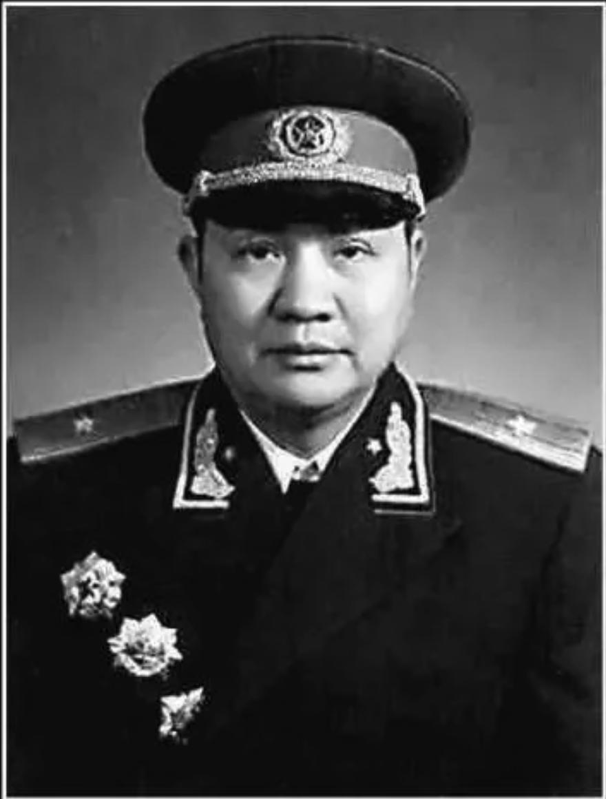 1941年，粟裕听说部队抓了200多名特务，没高兴，反问道：“我们不过一个师，敌