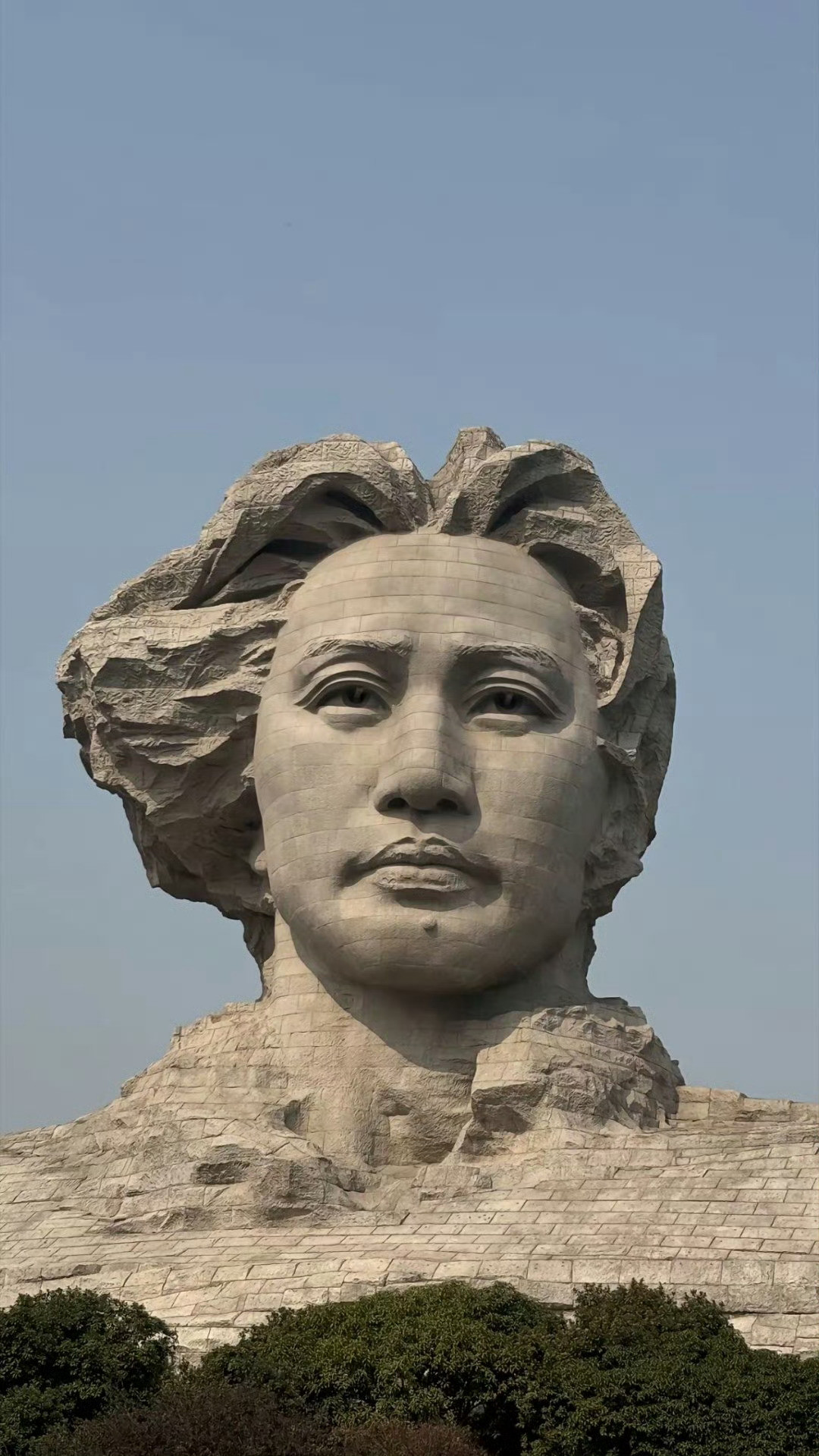 拿去当手机壁纸吧！真的很帅！