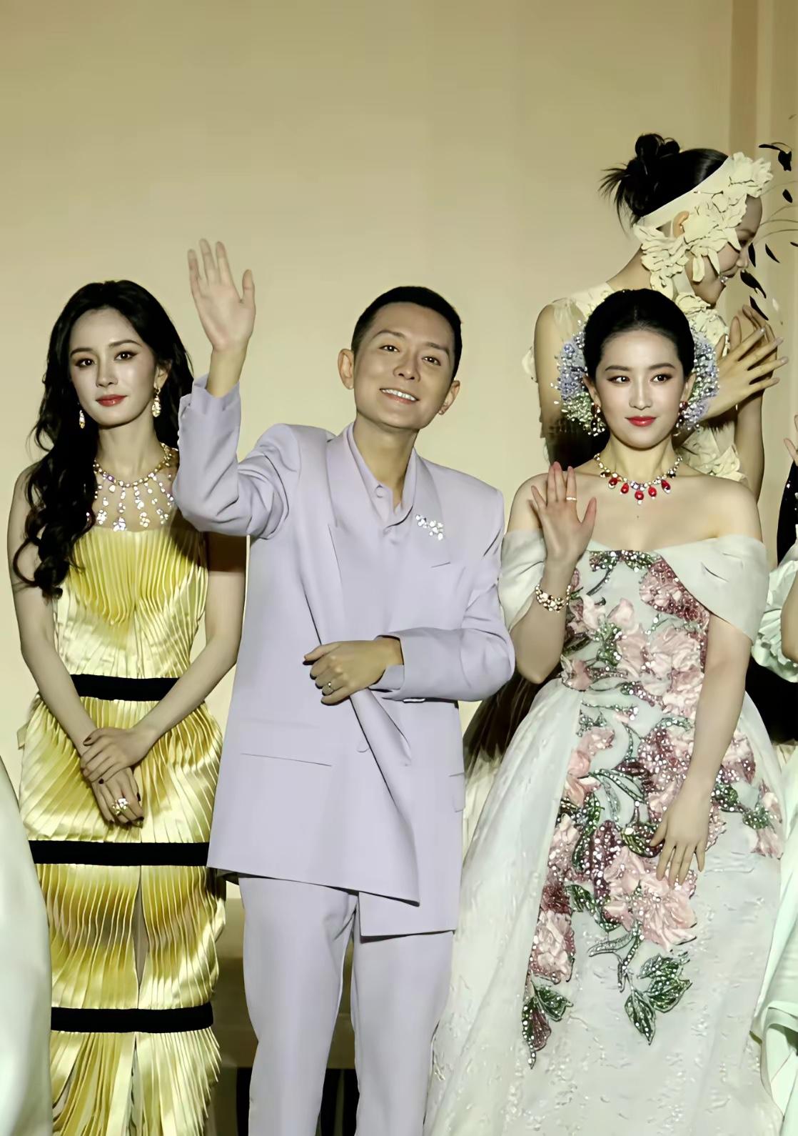 85花咖位战又更新了！刘亦菲连压杨幂N次，赵丽颖却躲着不同台？​​从去年嘉人到