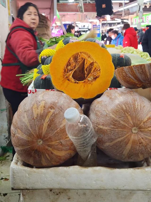 吃南瓜的好处你知道吗？南瓜是一种营养丰富的食物，富含胡萝卜🥕、维生素、膳食纤
