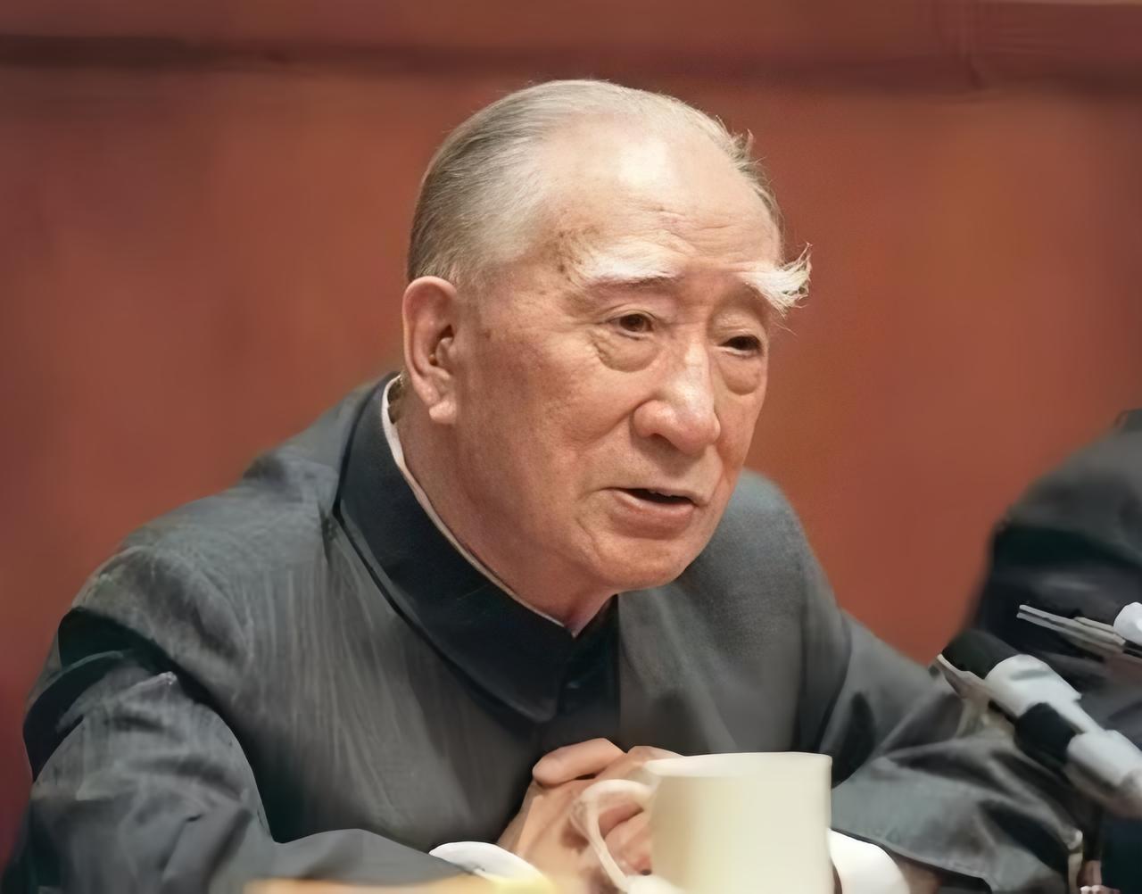 薄一波的高光时刻是什么时候？不是解放战争时期当了华北军区政委，也不是建国后担任了