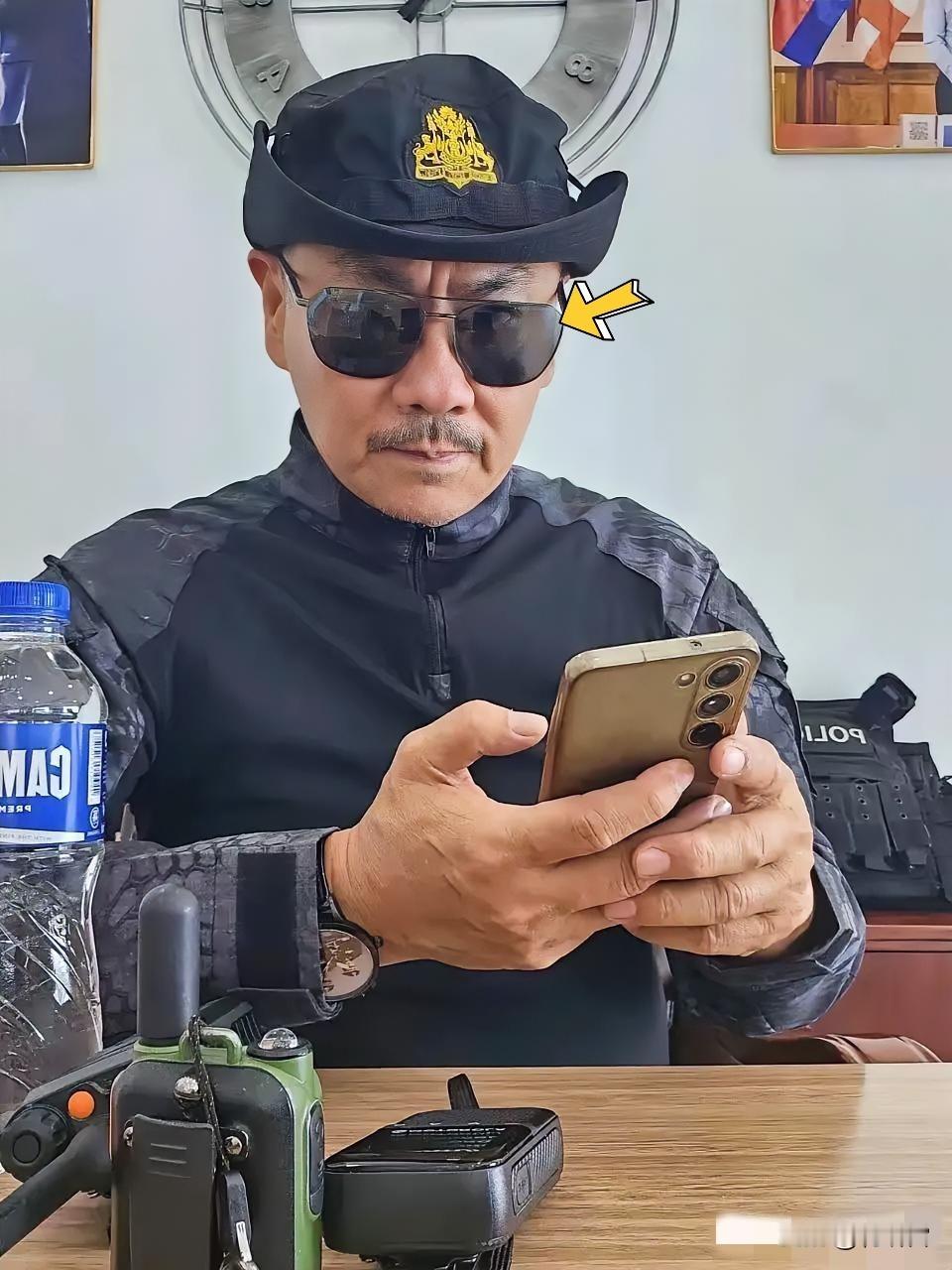 金边周边发现大量无人机？尊那林说，不用担心，那是正常起飞的飞机，切莫紧张。柬埔寨