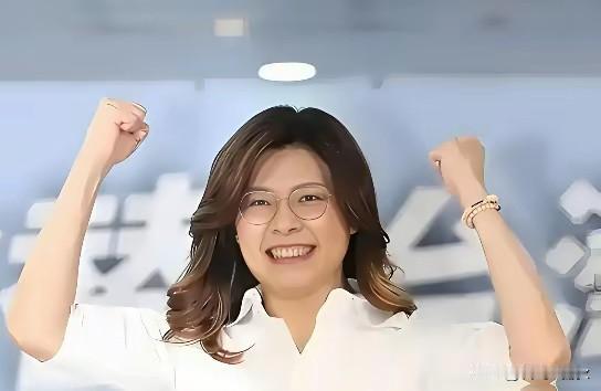 丢掉幻想，准备斗争！国民党已经正式退出了历史舞台的主角席位。郑丽文公开说，不