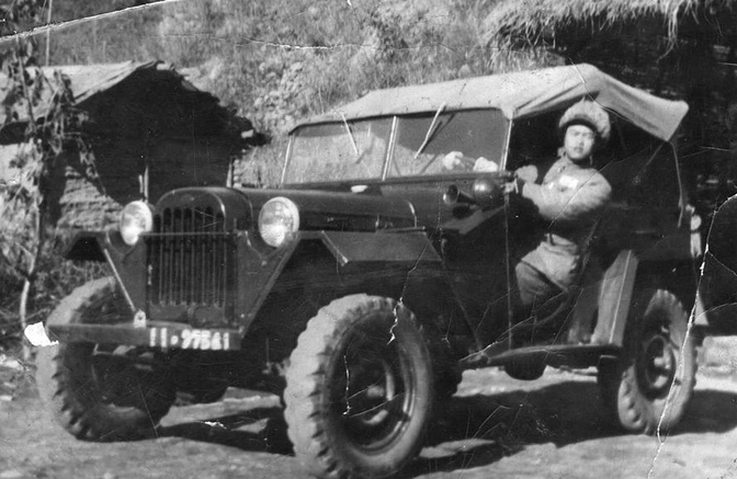 1947年2月，华野政治部副主任钟期光乘坐吉普车，赶去野司参加紧急会议。半路上，
