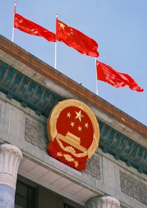世界上没什么和平，只有合作与斗争，幸运的是我们生活在一个和平的国家和时代。敌人