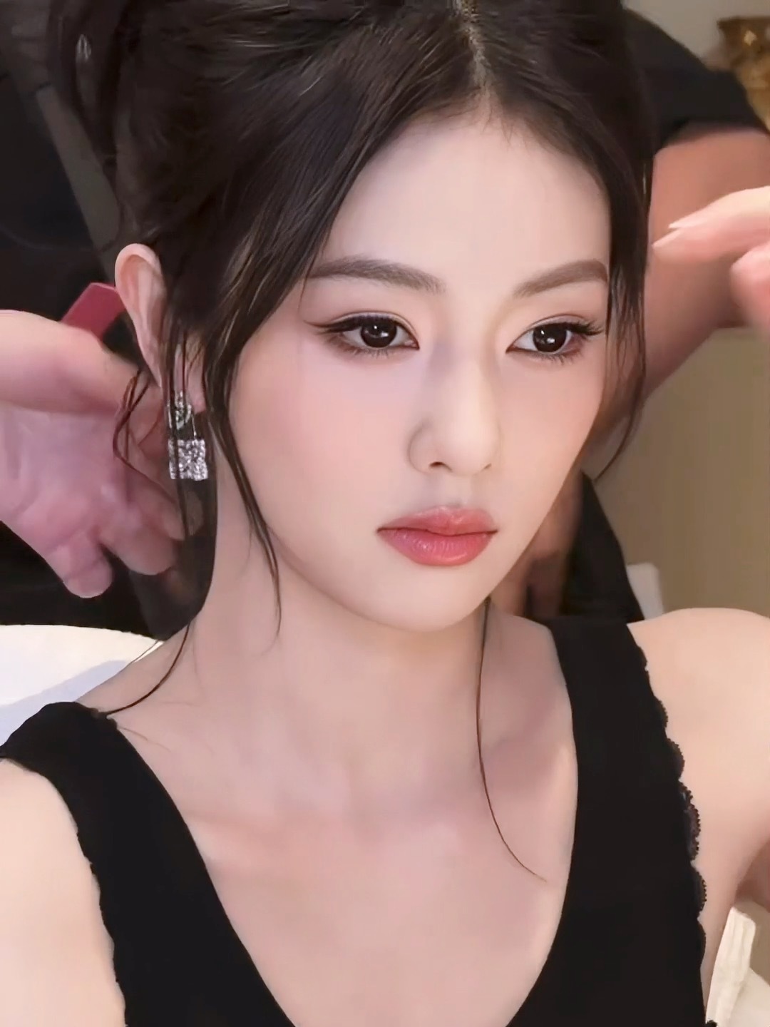 眼睛画的好漂亮，一眼过来含着春水～​​​