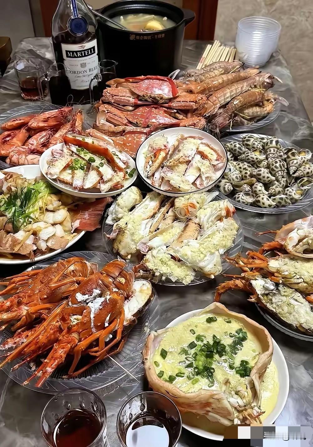 这桌菜没有个月入过万，根本不敢吃！