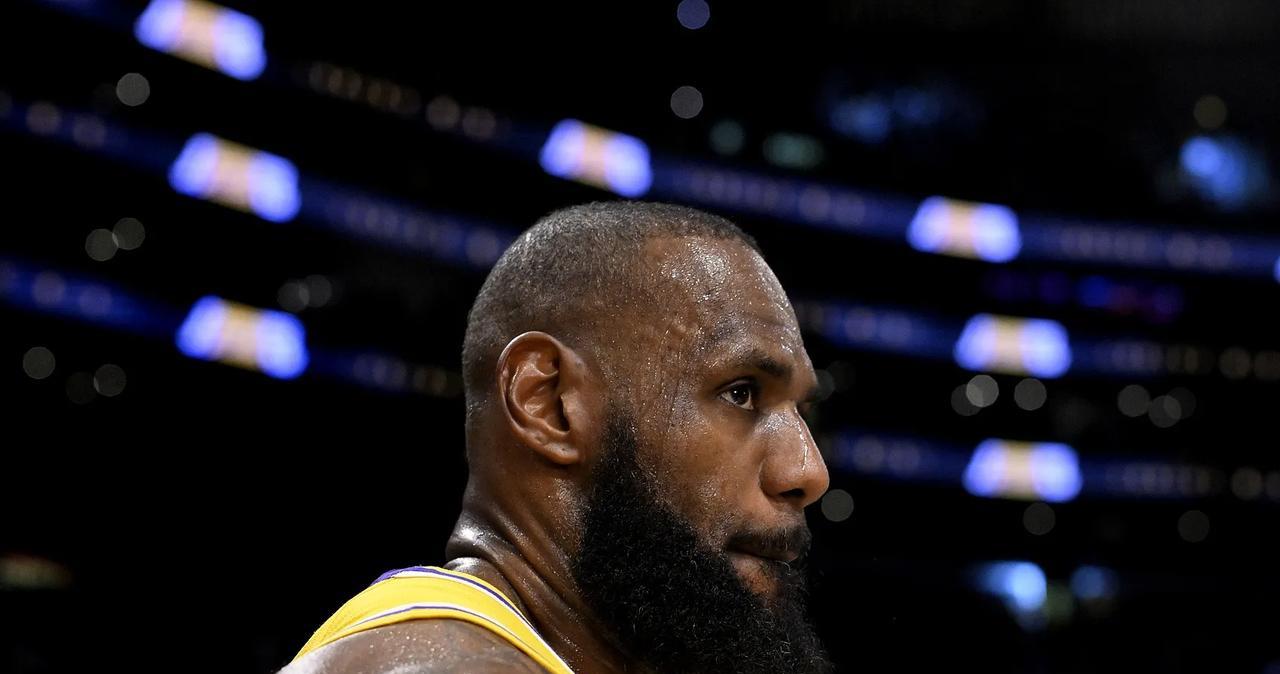 分道扬镳!湖人明确表示不会再为詹姆斯提高任何合同!今日，ESPN名记Ramo