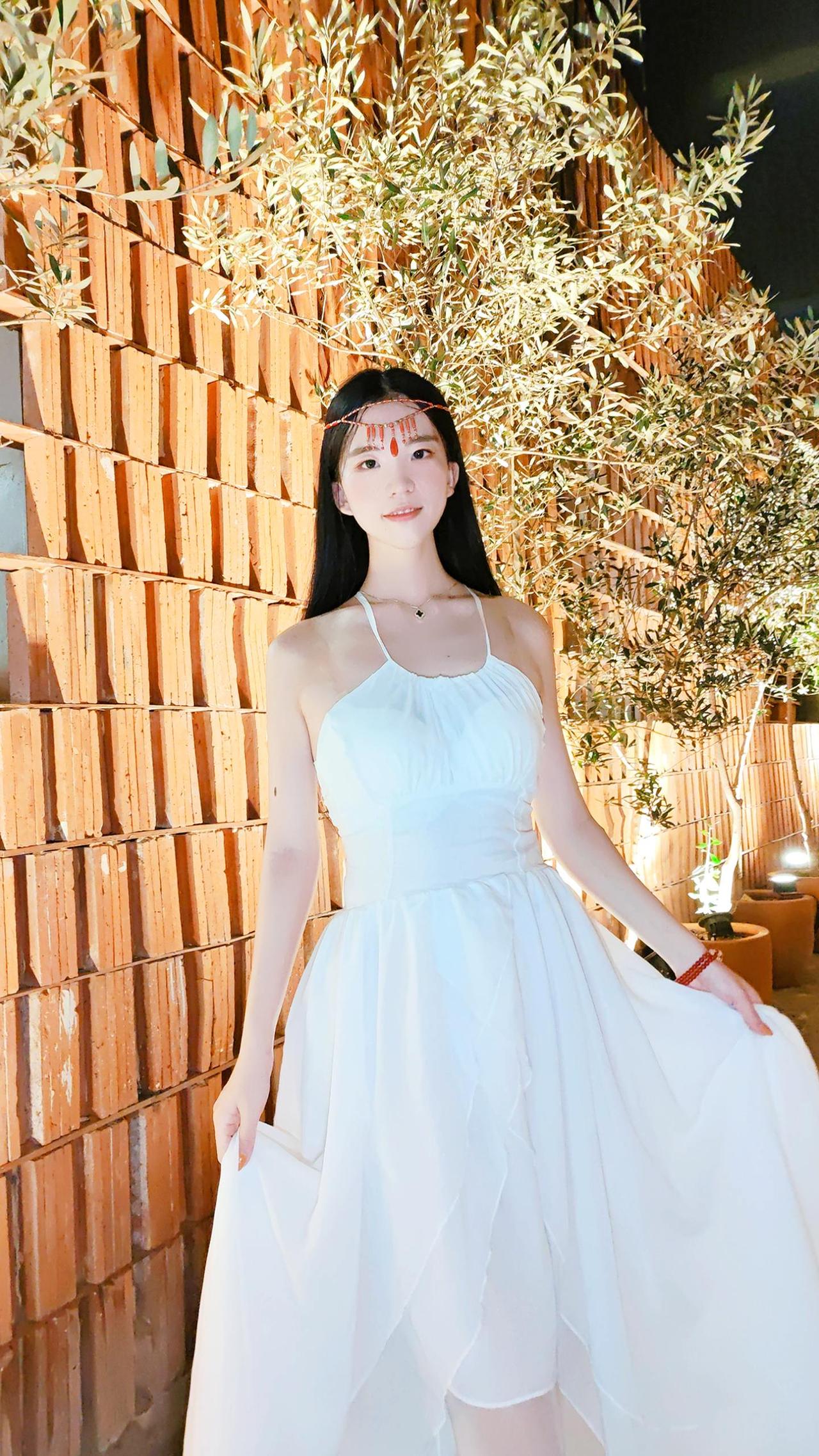 最动人的风景，从来不在山顶，在市井。常为碎事而庆祝。美女清纯甜美甜美女孩袜