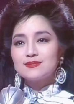 [啤酒]1980年，31岁的徐小凤嫁给了汽车经理廖晖，对方生意做得很大，也对徐小