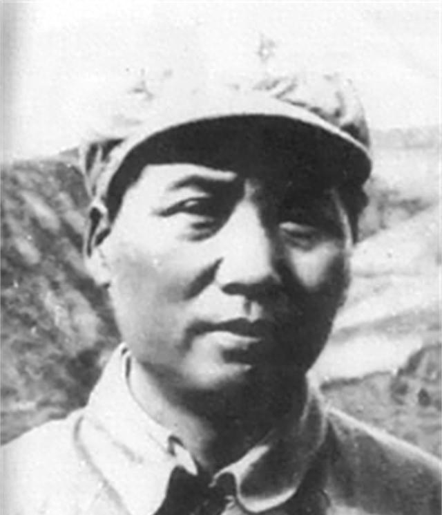 他曾与毛主席争执拍桌怒斥，后来壮烈牺牲，毛主席默默落泪令人动容1936年五月的