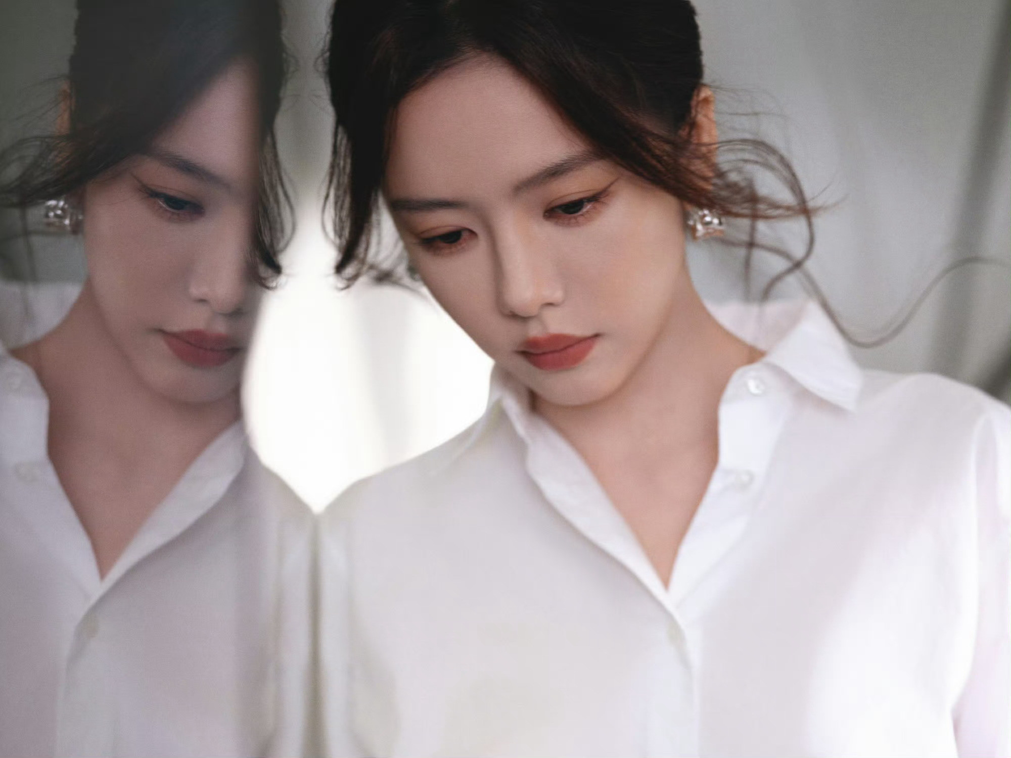 蔡文静知性且优雅，柔韧且自由​​​