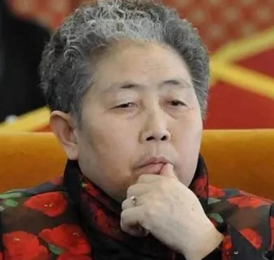 我敢打包票，现在全网最讨厌的人就是陶华碧，不是因为她的老干妈一年赚了54亿，