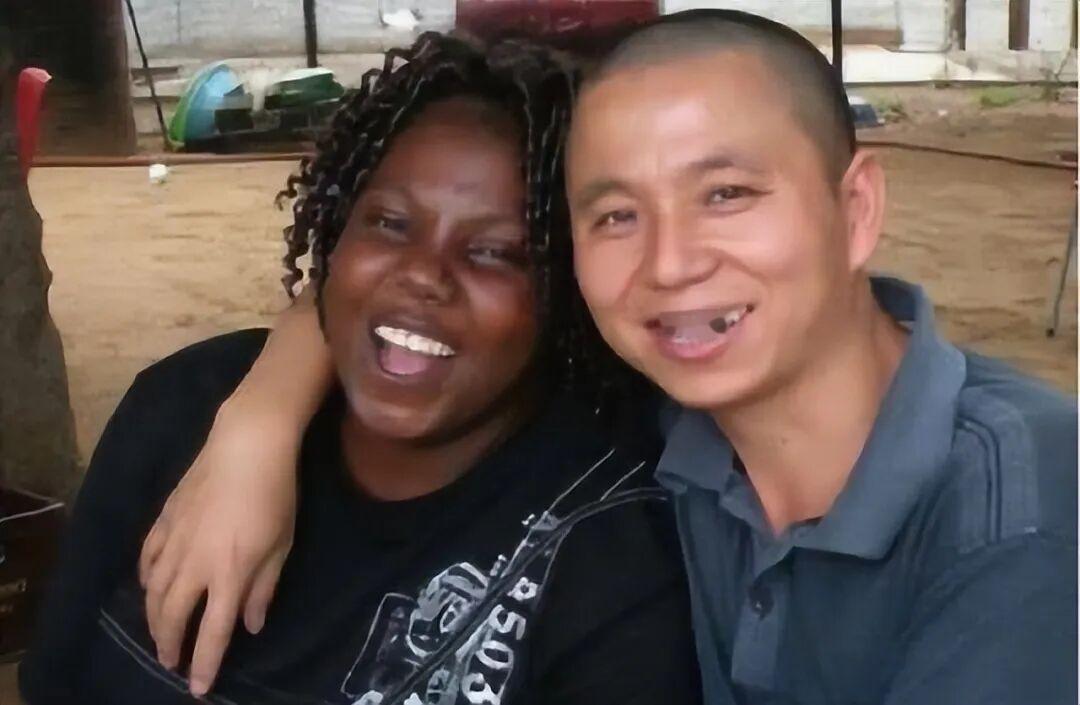 每年有几万中国人去非洲，为何去了就不想回来？非洲姑娘说出原因。 麻烦看官老爷