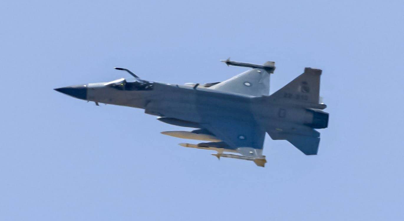 S-400防空系统战损确认，巴方公布“枭龙”发射导弹和被摧毁后的S-400画面！