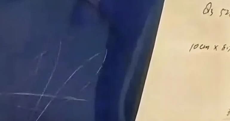 广西桂林，一男子带着女儿与朋友一起到当地的奥迪4S店看车，因一时疏忽，造成3岁女