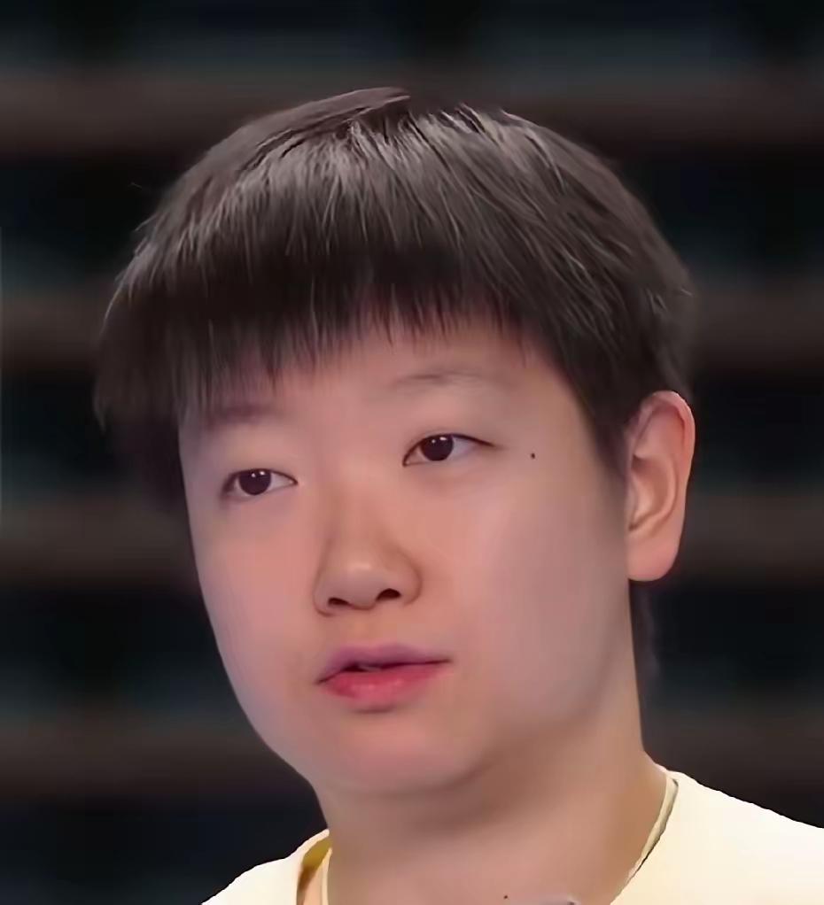 看莎莎这段采访，突然懂了什么叫“家教藏在细节里”。她说爸爸总把她当需要踏实