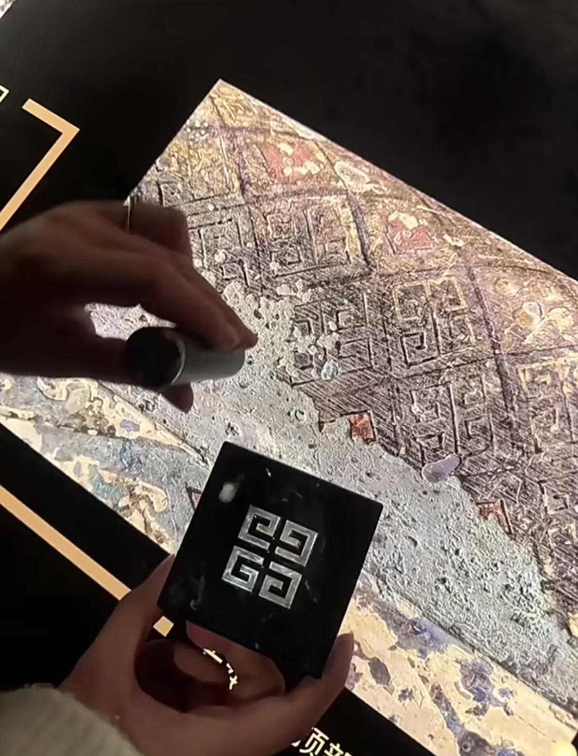西方奢侈品不断抄袭我们古代各种各样的图腾和设计，不只是奢侈品，还有工业机械发明也