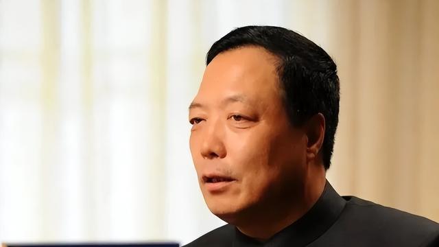 36亿套现!国民药企翻车,一家四口全身而退,烂摊子丢给央企