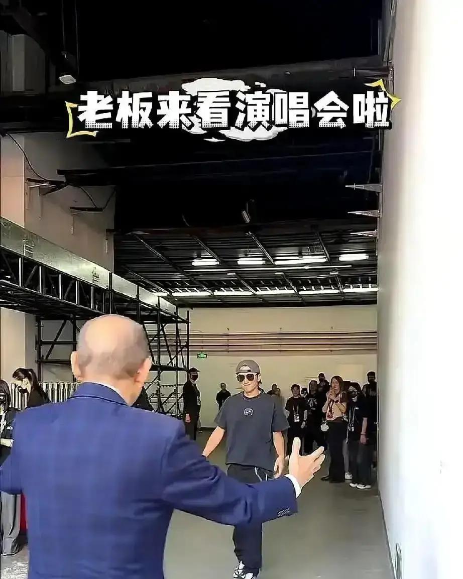 谢霆锋把张柏芝骗到菲律宾小岛求婚时，心里想的是前女友。2006年9月，他带张