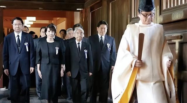 玩火者必自焚！高市早苗确定于明天参拜靖国神“厕”咱们好像拿她没办法呀？强烈抗议