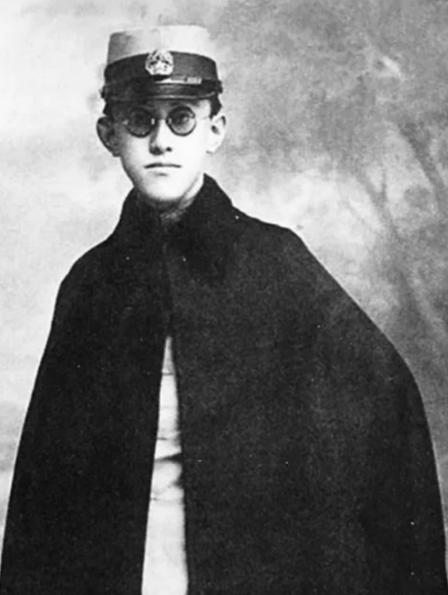 袁世凯第六子，也是袁世凯所有儿子中出色的，他叫袁克恒，南京大屠杀时他靠外资身份建