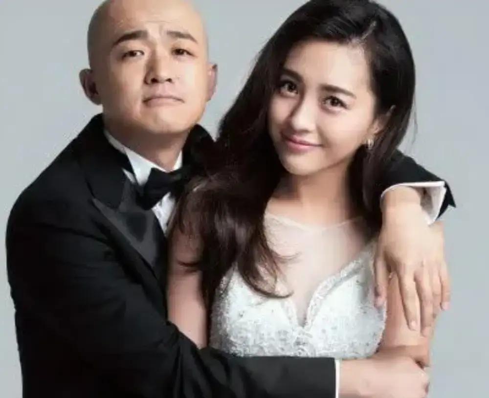 你敢信？谢娜欠包文婧11万差点赖账，还笑着骂她太计较！澳洲录真人秀时，谢娜看