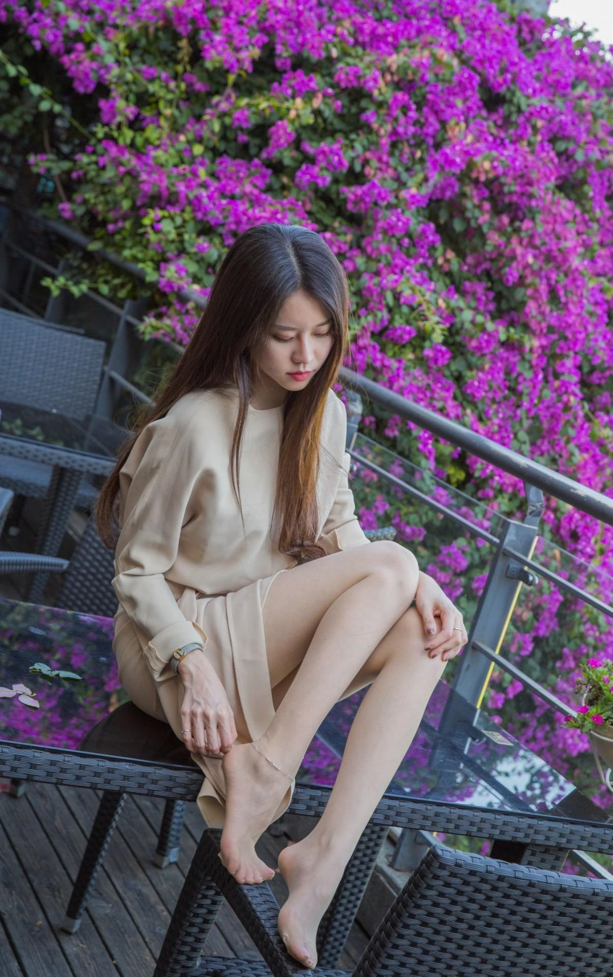 都市女性的日常穿搭，简单朴素的气质
