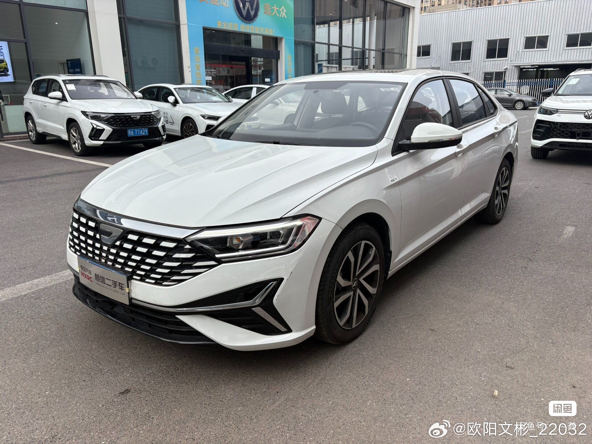 一汽大众捷达的VA7 1.4T先到先得版紧凑型轿车（天鹅白色，1.4T...