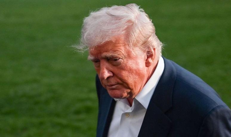 对于特朗普来说，中期选举是一道关口。一旦共和党失势，众议院的调查权转手，民主党第