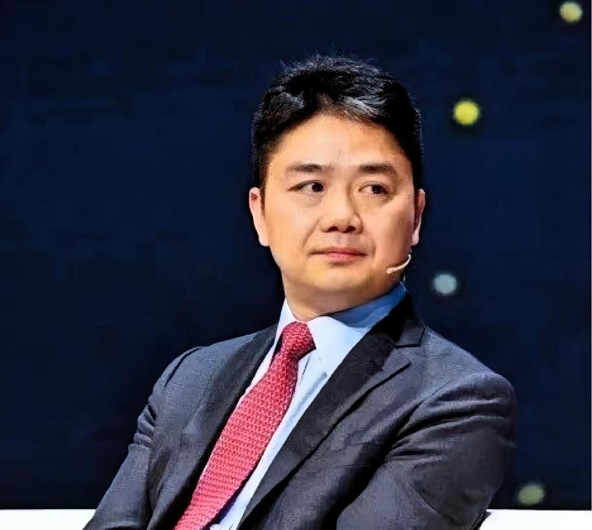 巴黎那帮毛贼估计肠子都悔青了，费大劲搬空京东仓库，结果偷回去一堆“电子板砖”！